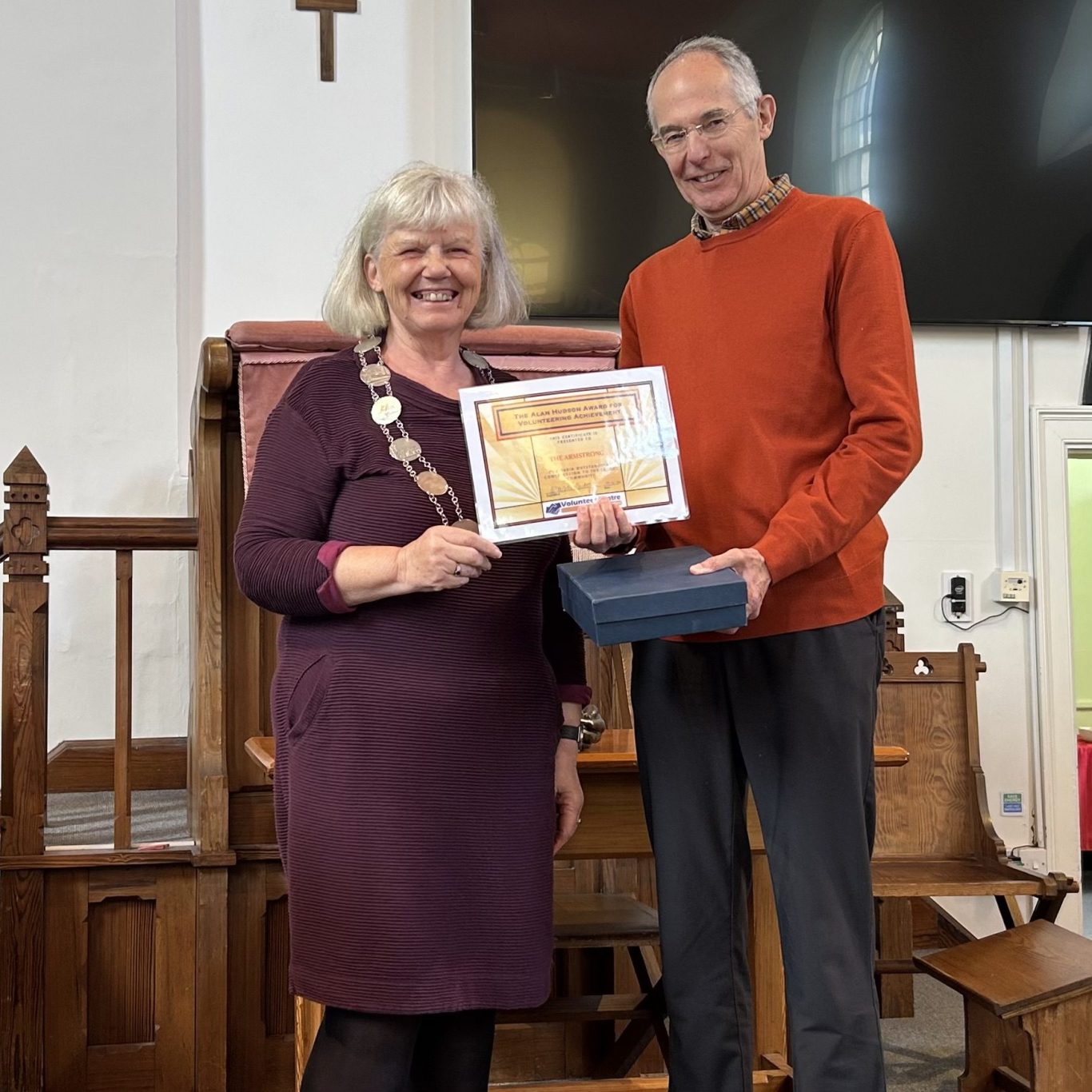 Steve Dimond from The Armstrong receiving the Alan Hudson Award from Thornbury Town Mayor, Helen Ball.